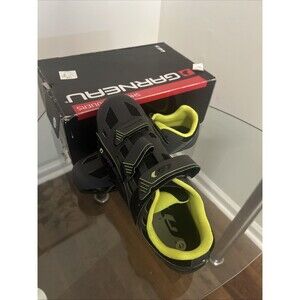 Women's 9.5 Louis Garneau Chrome Cycling Shoes, Great  Condition With Box